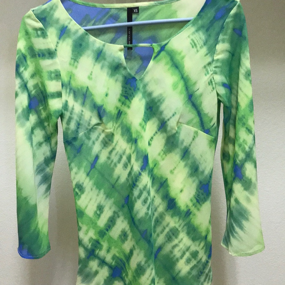 Top - Picture 2 of 3